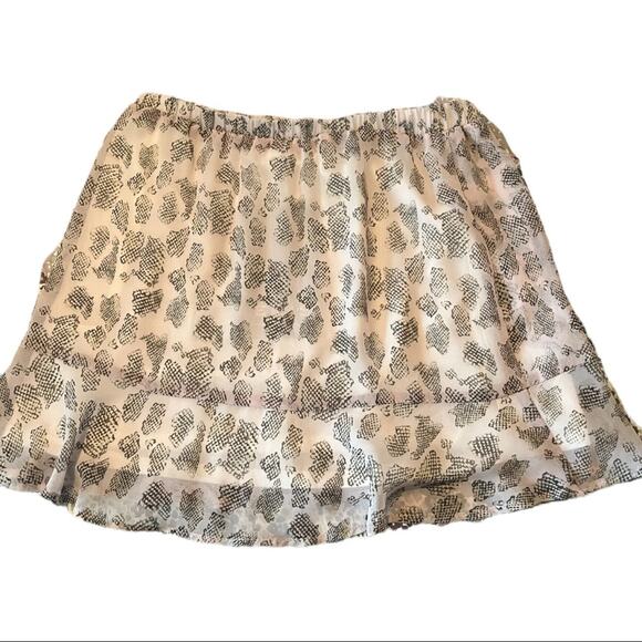 Le Lis Ruffle Floral Pull On Skirt Size Small - Picture 4 of 4
